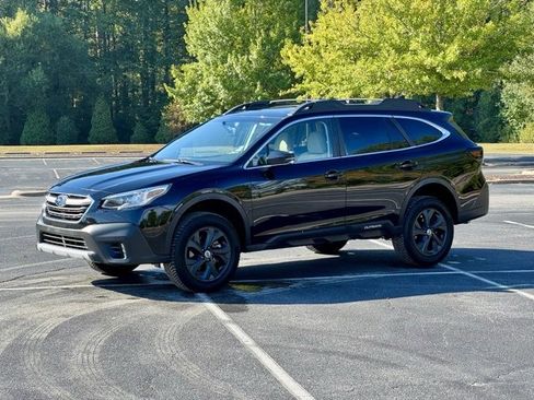 Used 2022 Subaru Outback Limited XT image 2