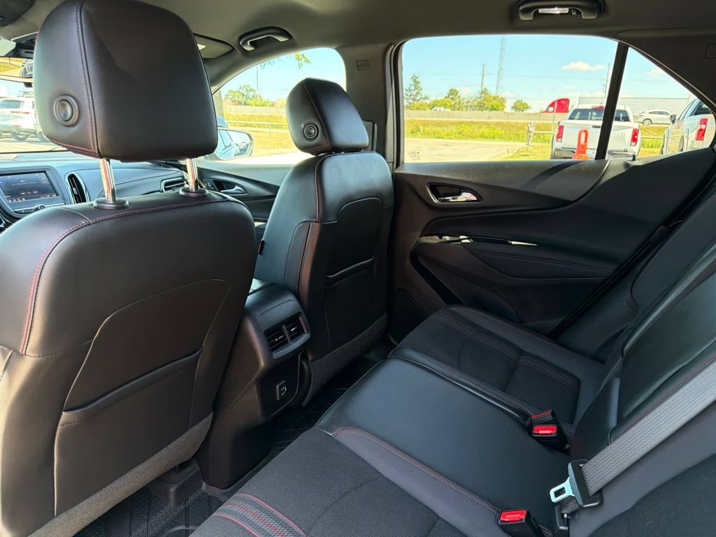 Used 2022 Chevrolet Equinox RS w/ LPO, Floor Liner Package FWD image 15