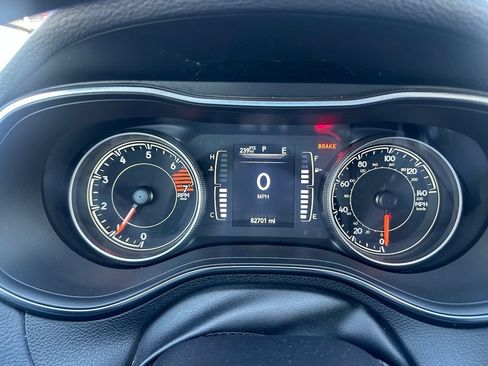 Used 2020 Jeep Cherokee Latitude AWD/4WD image 11