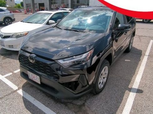 Used 2023 Toyota RAV4 LE AWD/4WD image 1