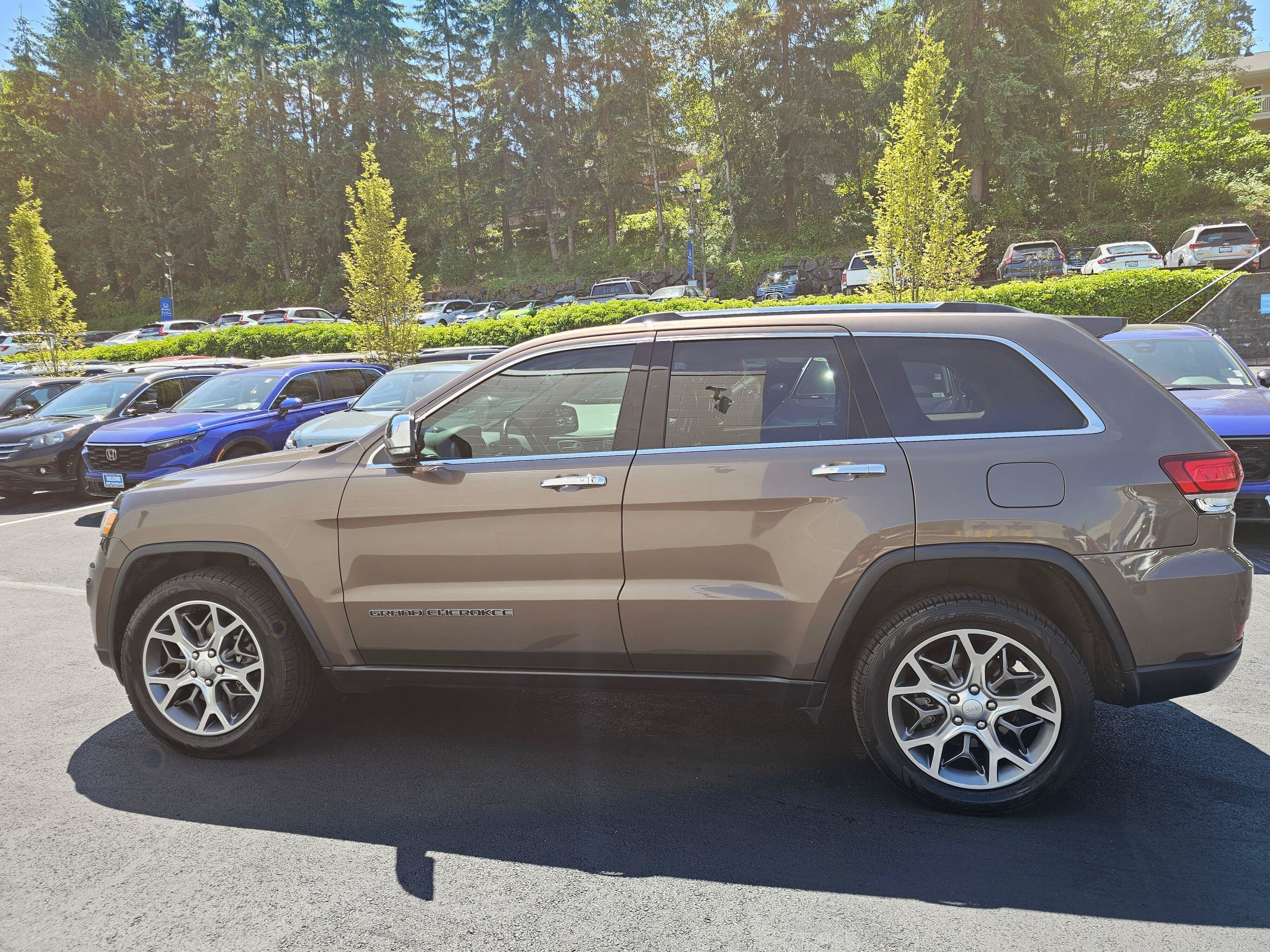 Used 2021 Jeep Grand Cherokee Limited w/ Sun & Sound Group AWD/4WD image 38