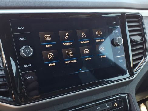 Certified 2023 Volkswagen Atlas Cross Sport SE w/ Panoramic Sunroof Package image 28