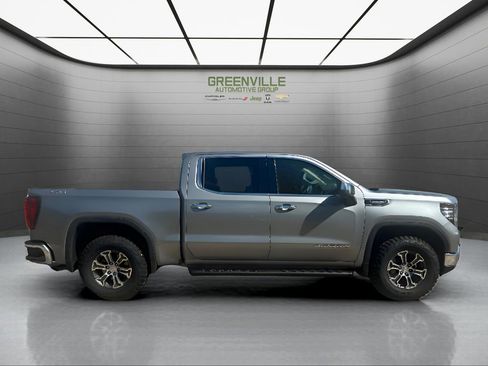 Used 2025 GMC Sierra 1500 SLT image 5