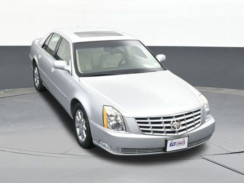 Used 2010 Cadillac DTS Luxury image 60