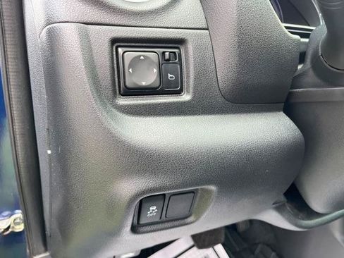 Used 2018 Nissan Versa SV FWD image 18