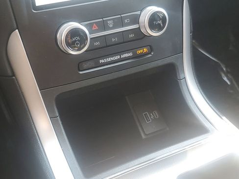 Used 2022 Ford Edge SEL w/ Convenience Package image 19