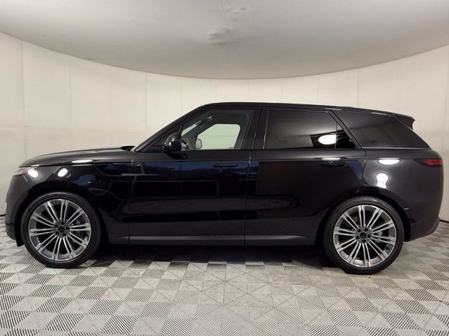 New 2027 Land Rover Range Rover Sport SE AWD/4WD image 3