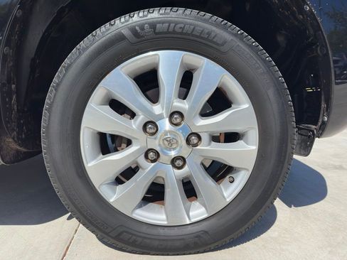 Used 2018 Toyota Sequoia Platinum image 8