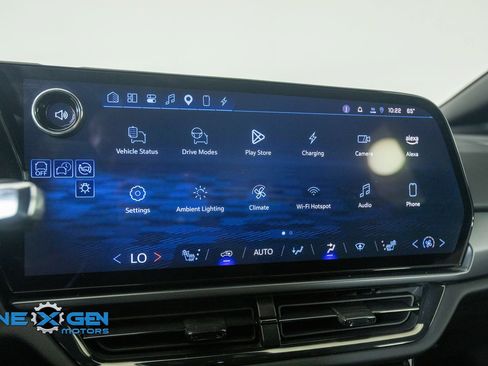 Used 2024 Chevrolet Equinox EV RS FWD image 19