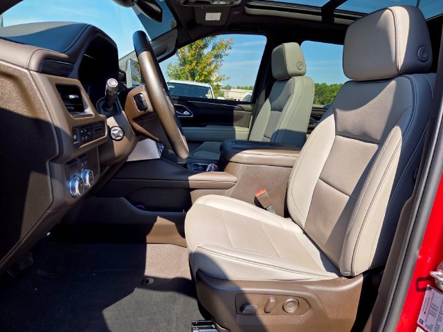 Used 2024 GMC Yukon SLT w/ SLT Premium Package RWD image 9
