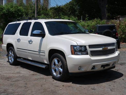 Used 2013 Chevrolet Suburban LTZ AWD/4WD image 13
