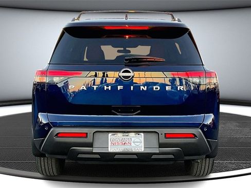 New 2025 Nissan Pathfinder SV image 4