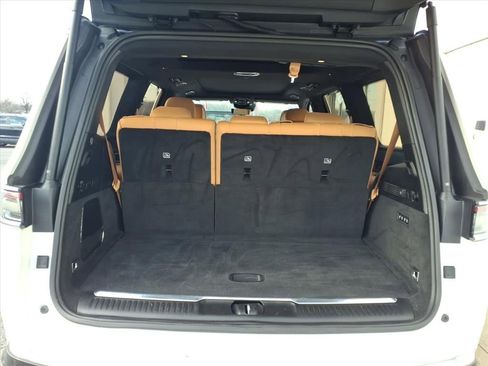 Used 2022 Jeep Grand Wagoneer Series III image 24