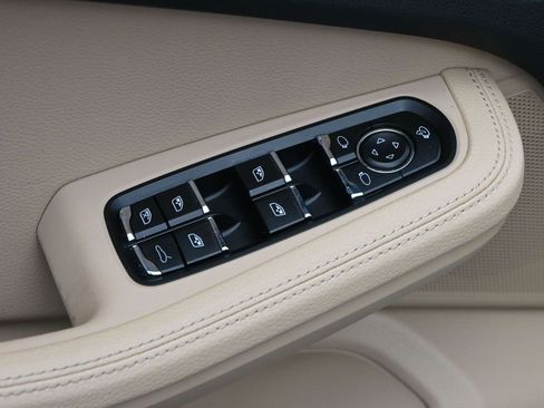 Used 2022 Porsche Macan image 20