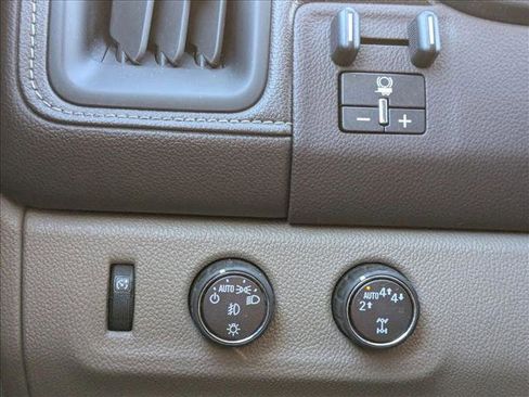 Used 2017 GMC Canyon SLT w/ Driver Alert Package image 16