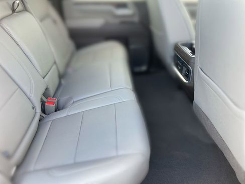 Used 2025 GMC Sierra 2500 SLT w/ SLT Convenience Package image 26