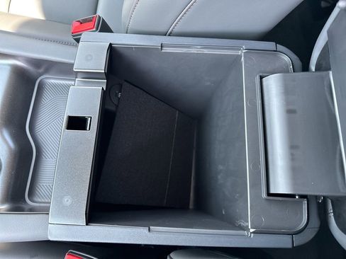 New 2025 Ford Explorer Active w/ Active Comfort Package image 31