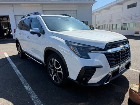 Certified 2023 Subaru Ascent Touring AWD/4WD image 4