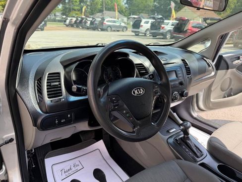 Used 2016 Kia Forte LX FWD image 18