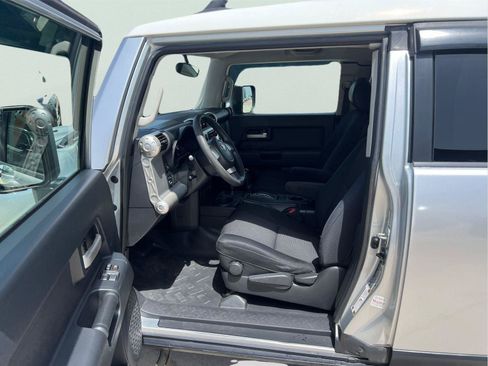 Used 2007 Toyota FJ Cruiser 4WD image 9