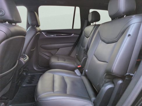 Used 2021 Cadillac XT6 Premium Luxury image 28