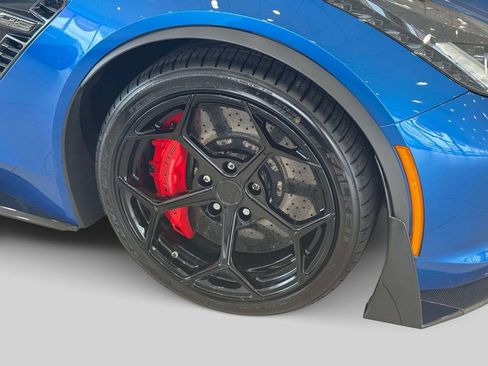 Used 2016 Chevrolet Corvette Z06 w/ Z07 Performance Package RWD image 7