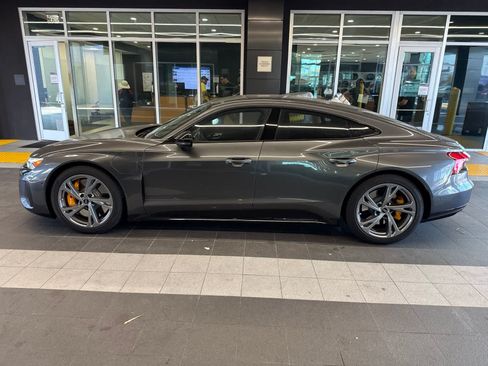 Used 2022 Audi RS e-tron GT AWD/4WD image 19