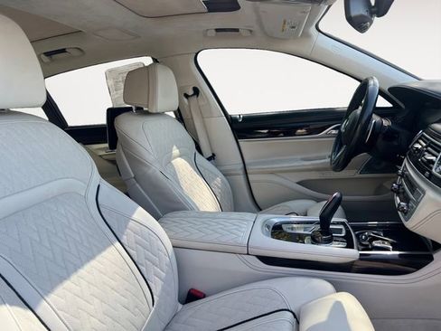 Used 2020 BMW 745e xDrive AWD/4WD image 15