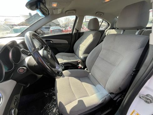 Used 2013 Chevrolet Cruze LT image 11