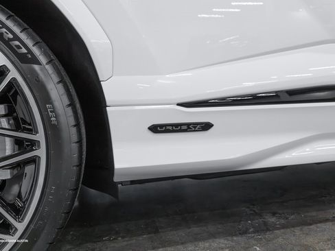 New 2025 Lamborghini Urus SE image 18