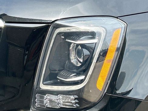 Used 2022 Kia Telluride EX FWD image 10