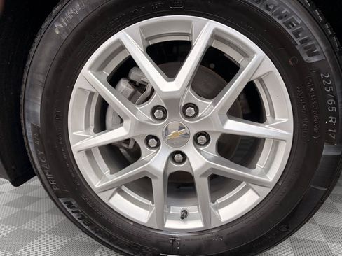 Used 2024 Chevrolet Equinox LT w/ LPO, Floor Liner Package FWD image 17