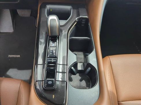 Certified 2025 Toyota Crown Signia AWD/4WD image 16
