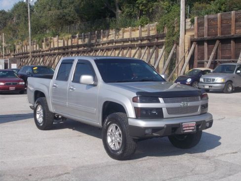 Used 2011 Chevrolet Colorado LT AWD/4WD image 3