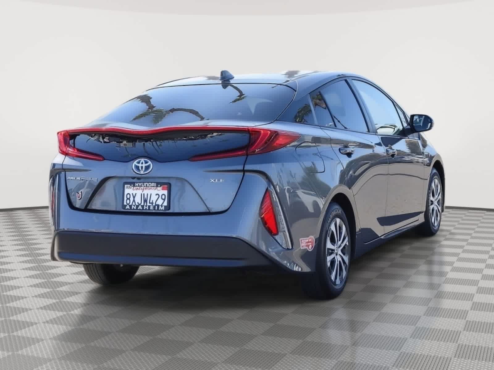 Used 2022 Toyota Prius Prime XLE FWD image 7