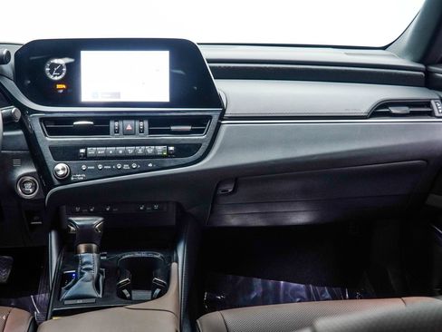 Used 2025 Lexus ES 350 w/ Premium Package FWD image 18