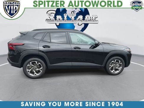 Used 2025 Chevrolet Trax LT image 10