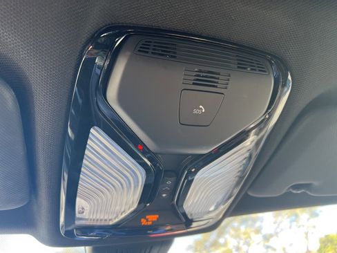 Used 2023 BMW X5 xDrive40i w/ Parking Assistance Package image 18