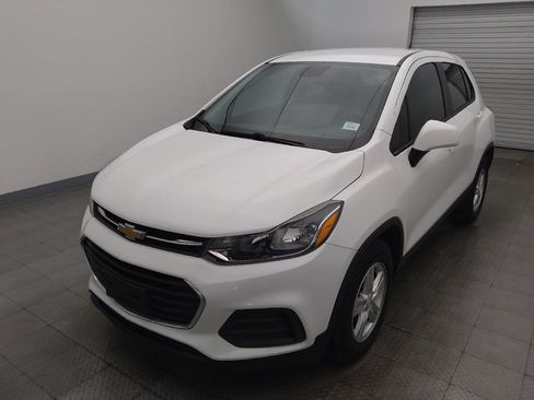 Used 2021 Chevrolet Trax LS w/ Tint and Cruise Package FWD image 15