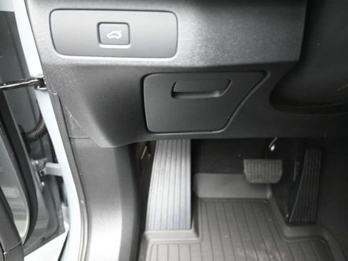 New 2026 Volvo XC90 B6 Plus w/ Protection Package Premier AWD/4WD image 16