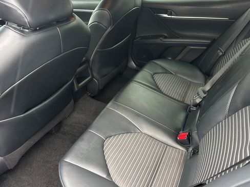 Used 2020 Toyota Camry SE FWD image 12