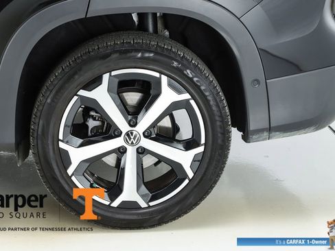 Used 2025 Volkswagen Tiguan SE w/ Panoramic Sunroof Package AWD/4WD image 45