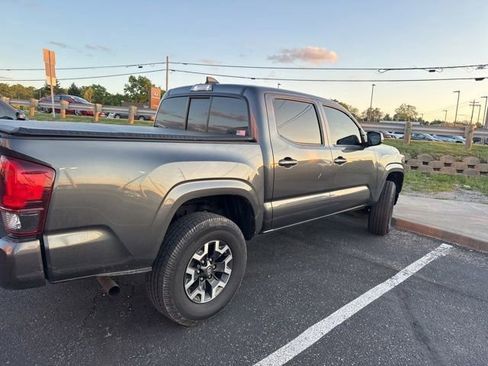 Used 2020 Toyota Tacoma SR AWD/4WD image 15