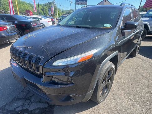 Used 2015 Jeep Cherokee Latitude w/ Comfort/Convenience Group AWD/4WD image 1