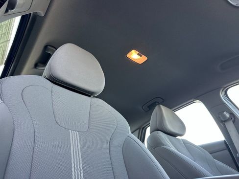 Used 2024 Hyundai Elantra SE FWD image 15