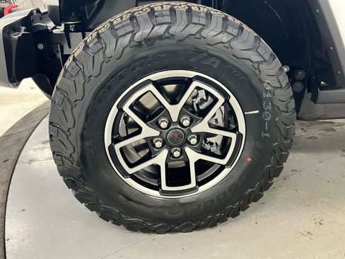 New 2026 Jeep Wrangler Unlimited Rubicon AWD/4WD image 24