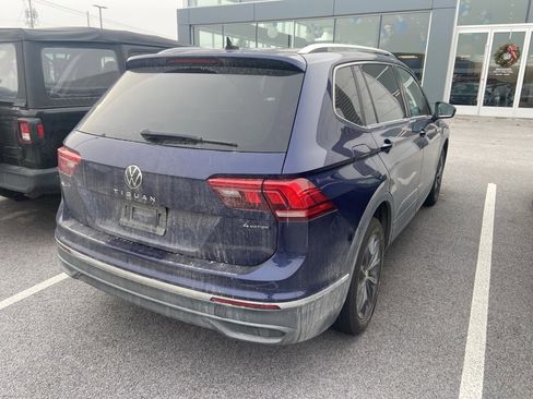 Used 2022 Volkswagen Tiguan SE w/ Panoramic Sunroof Package image 5