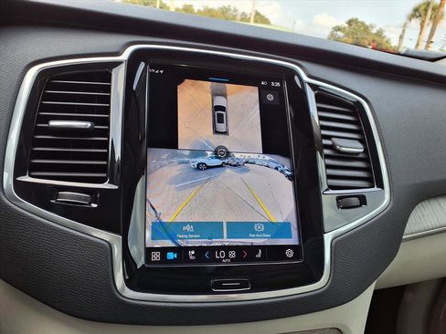 Certified 2024 Volvo XC90 B6 Plus image 28