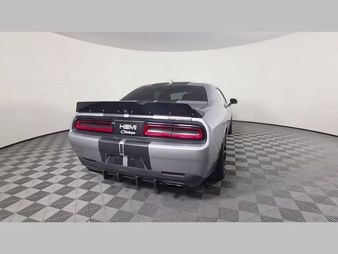 Used 2016 Dodge Challenger SRT Hellcat RWD image 38