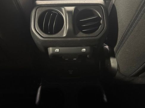 Used 2023 Jeep Wrangler Unlimited Sahara w/ LED Lighting Group AWD/4WD image 27